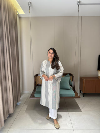 Straight kurta top with pants